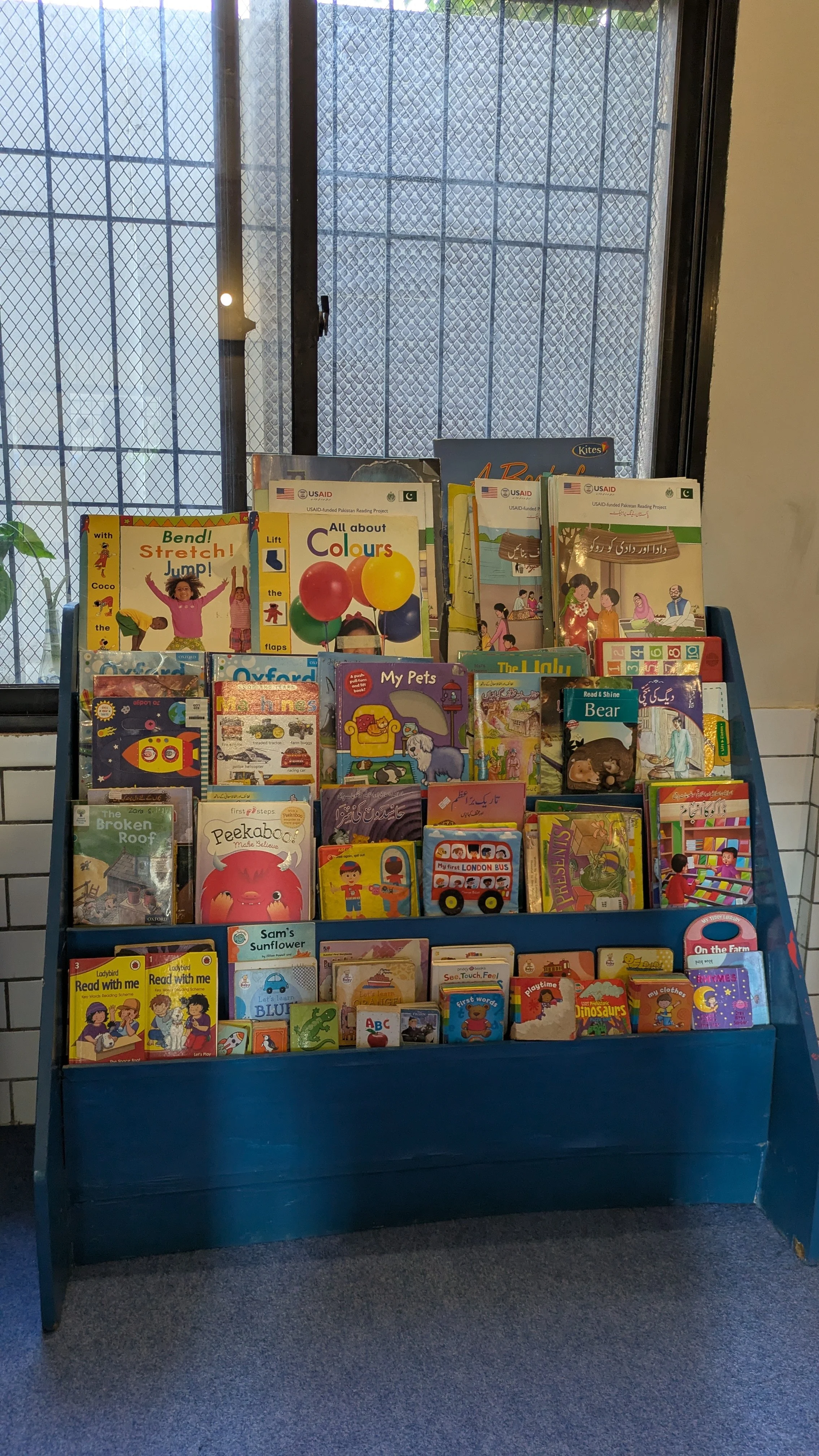 What foundational learning materials are available in Pakistan?